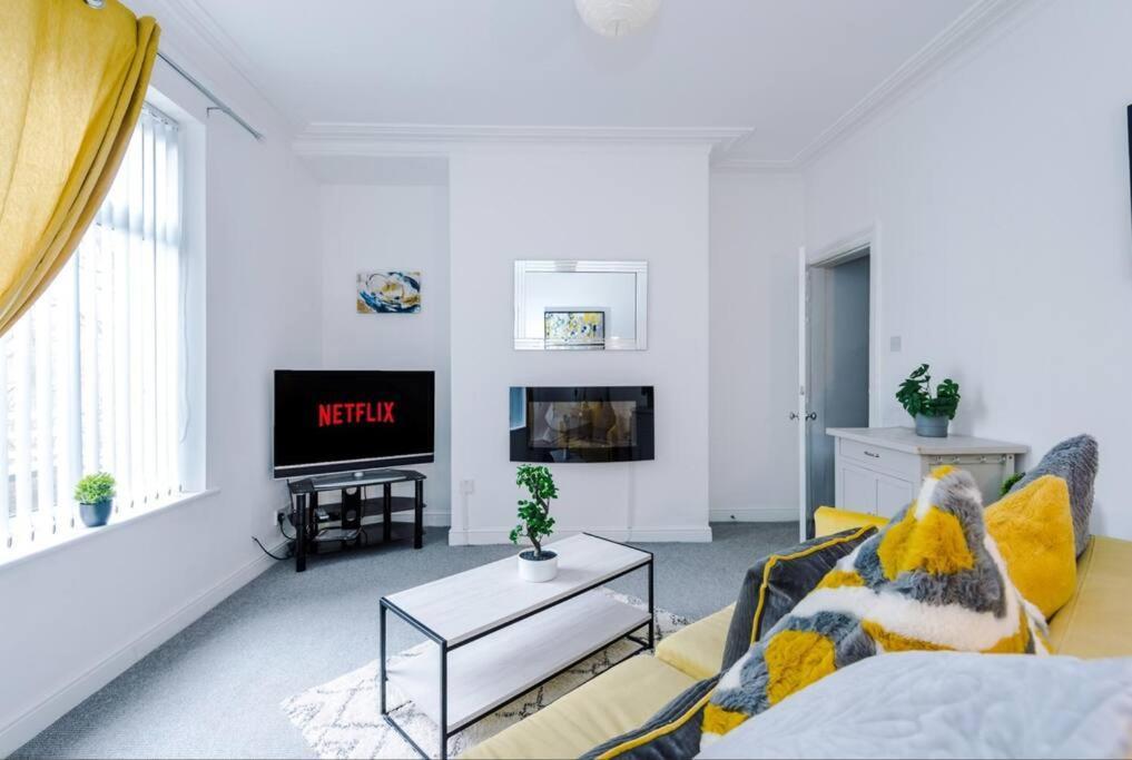 Willa Long Term Offers Message For Prices Sleeps 6 Adults, Contractors, Relocators, Travellers Halifax Zewnętrze zdjęcie