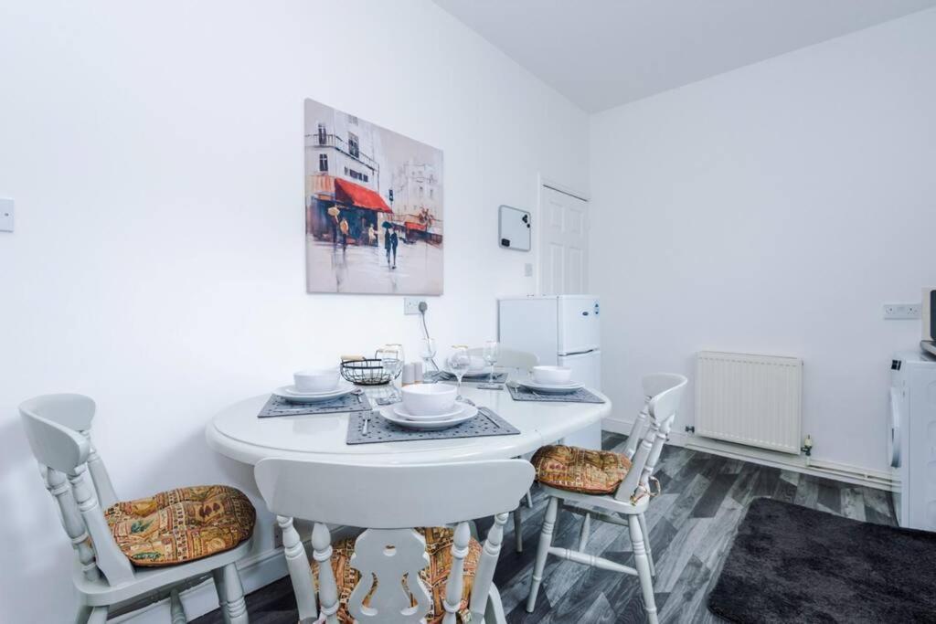 Willa Long Term Offers Message For Prices Sleeps 6 Adults, Contractors, Relocators, Travellers Halifax Zewnętrze zdjęcie