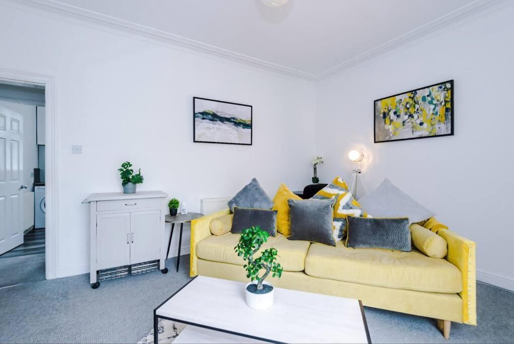 Willa Long Term Offers Message For Prices Sleeps 6 Adults, Contractors, Relocators, Travellers Halifax Zewnętrze zdjęcie