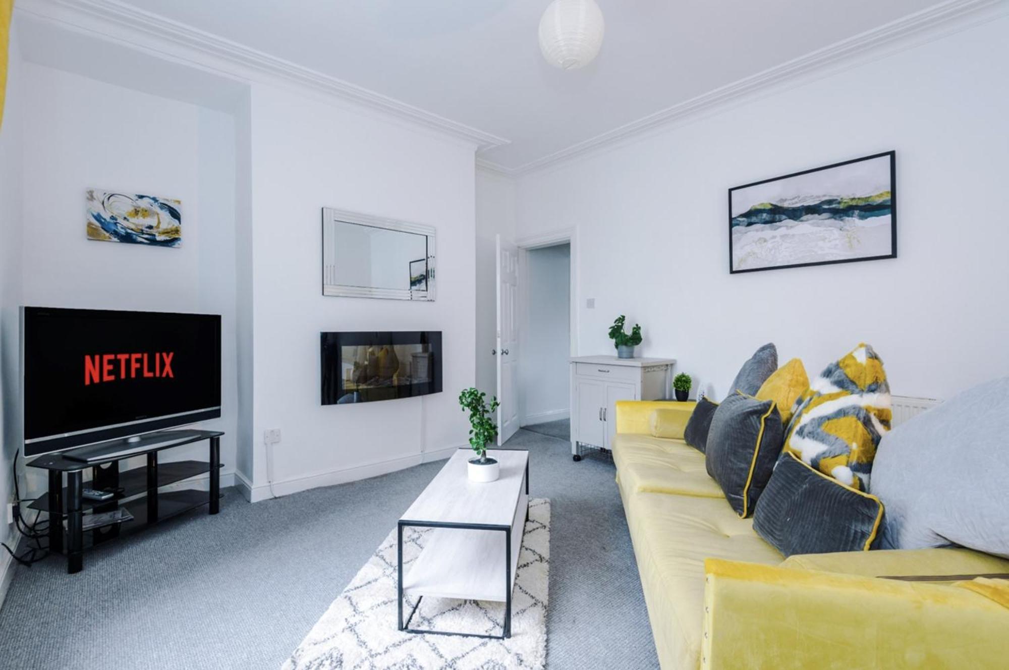 Willa Long Term Offers Message For Prices Sleeps 6 Adults, Contractors, Relocators, Travellers Halifax Zewnętrze zdjęcie